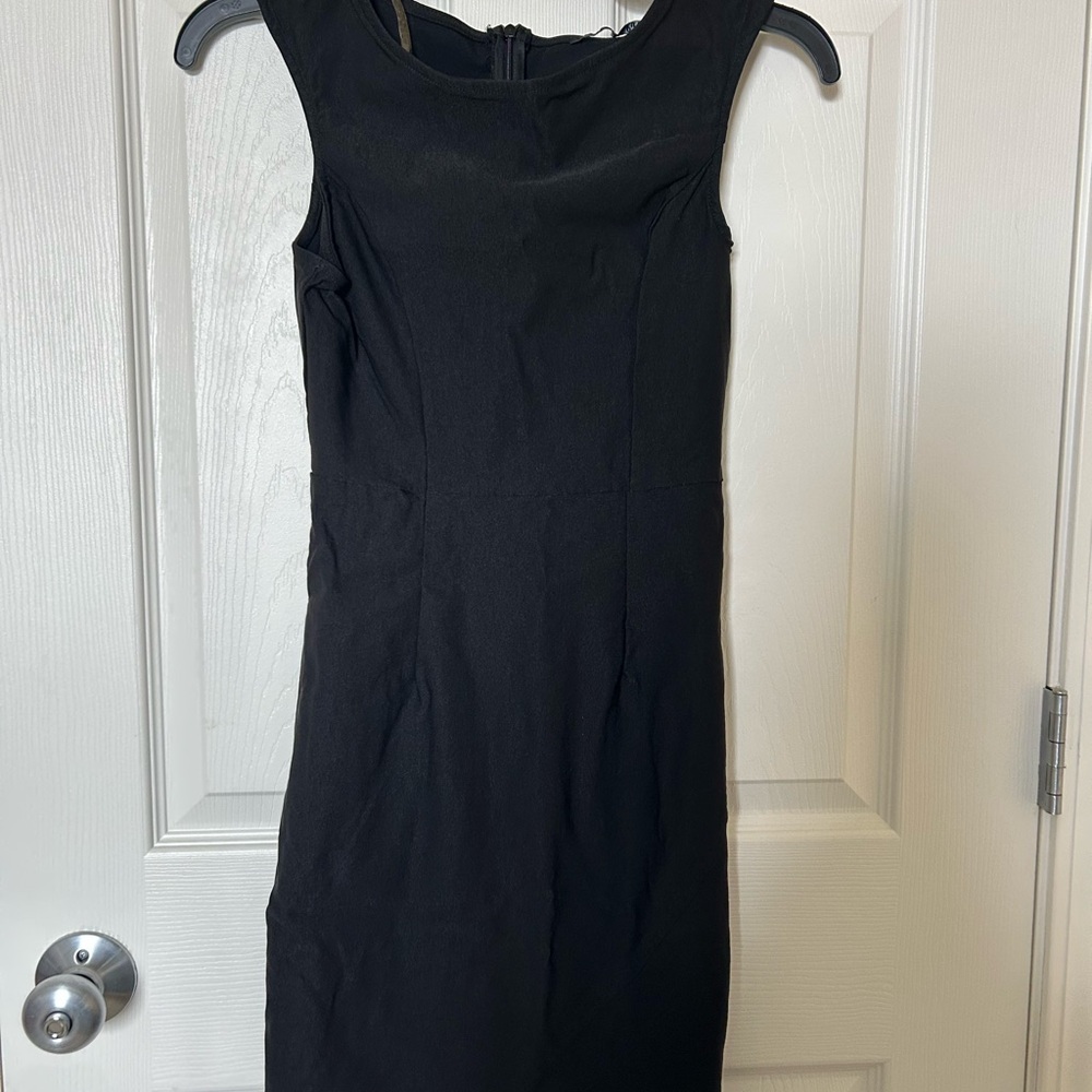 Elegant Black Sleeveless Dress